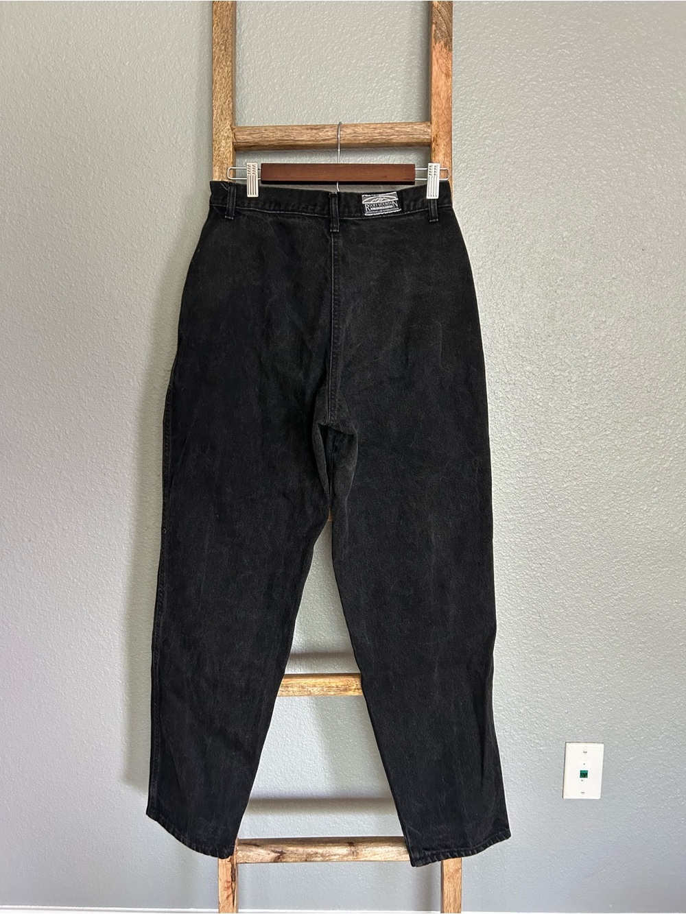 Vintage Rocky Mountain Straight-Leg Women’s Black Jeans - Picture 3 of 6